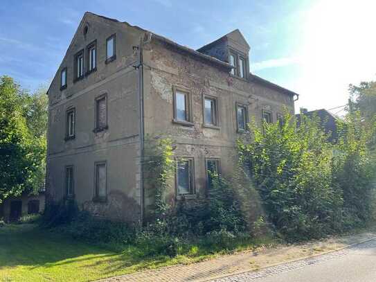 Ruhige Wohnlage - sanierungsbedürftiges Mehrfamilienhaus