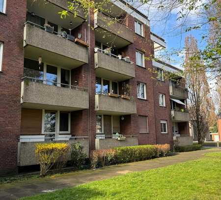 * Frisch saniert * Helle 2-Zimmer Wohnung mit Balkon in Duisburg-Hamborn