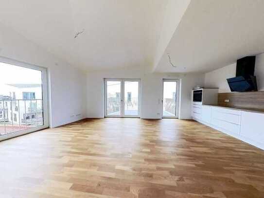 Moderne Dachgeschosswohnung mit 3 Zimmern, Balkon