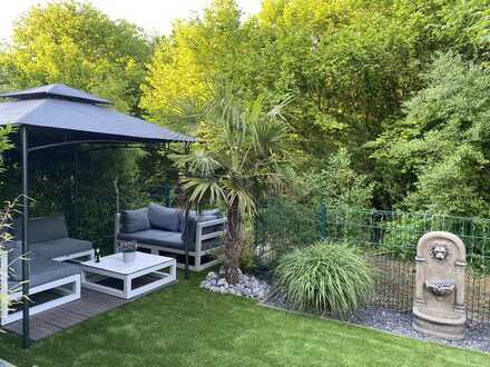 Haus im Haus in Richrath - eigener Hauseingang, mit eigenem Garten, Garage & Stellplätze!