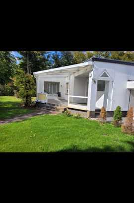 Schöner Bungalow mit grosser Garage in Berlin Schöneiche