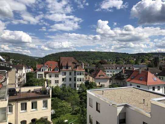 Renovierte 4-Zimmerwohnung mit separater 1-Zimmerwohnung und Traumblick im Rodgebiet