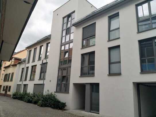 Stufenloser Zugang : Neubauwohnung, zwei Zimmer, Terrasse und EBK in Neustadt /Weinstr.