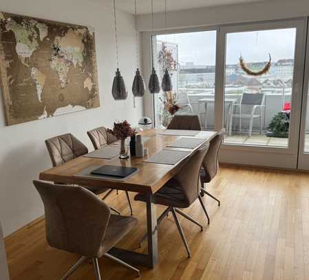 Stilvolle Maisonette-Wohnung mit Dachterrasse und Rheinturmblick in Düsseldorf-Bilk