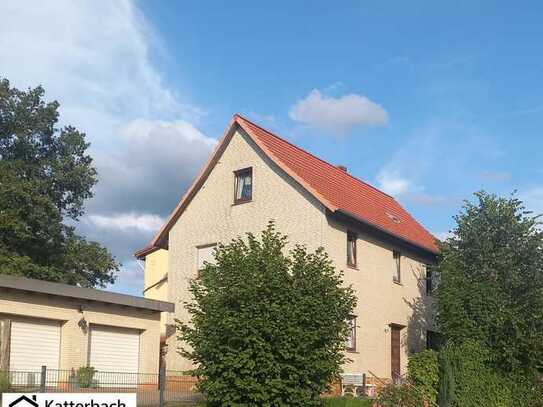 Gepflegtes Zweifamilienhaus in Teichhütte mit großem Grundstück