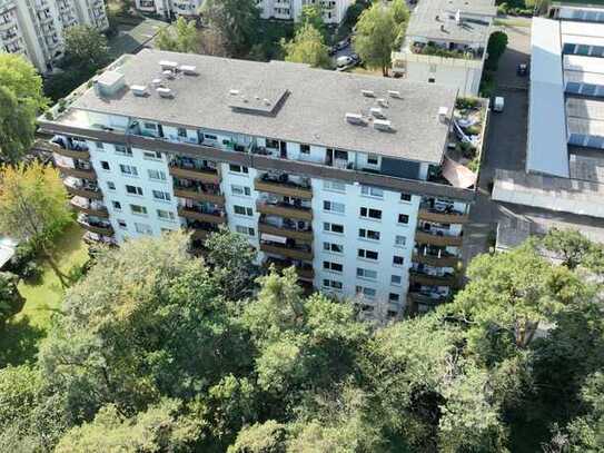 PROVISIONSFREI und LEER mit Stellplatz: 2-Zimmer-EG-Wohnung mit Balkon & EBK
