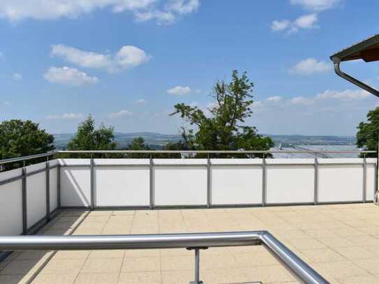 Mit Aufzug: 1,5-Zimmer-Penthouse-Wohnung, herrliche Aussicht, Dachterrasse, energieeffizient