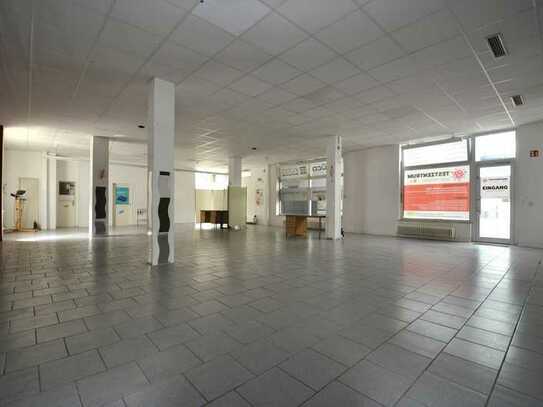 Ladenfläche im Erdgeschoss mit ca. 142 m² Nutzfläche und sofort verfügbar