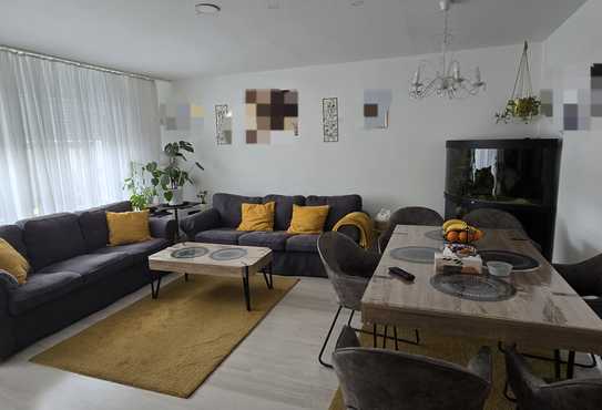 Helle 3 Zimmer Wohnung mit Terasse