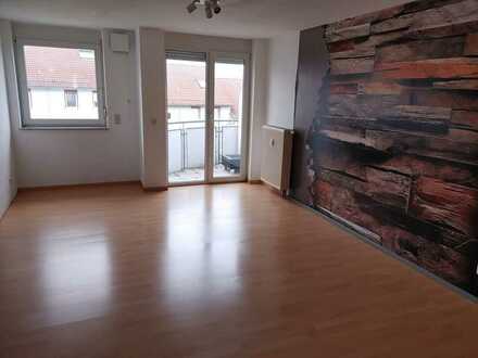 2-Zimmer-Wohnung mit Balkon und Einbauküche in Vaihingen/Enz