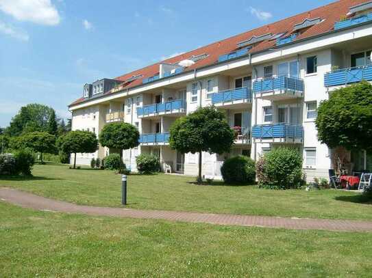 Gemütliche 3-Zimmer-Erdgeschoß-Wohnung mit Terrasse und TG-Platz! Kapitalanlage m. Erbpacht!