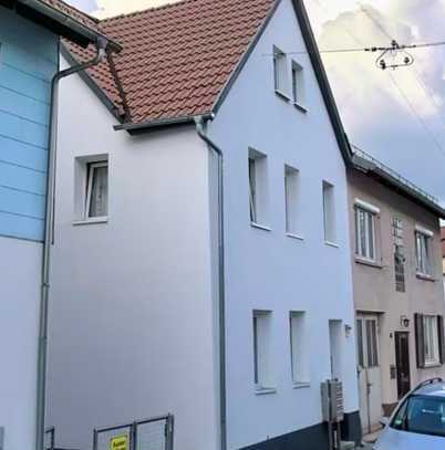 Haus mit 3 Wohnungen (ca. 165 m² Wohnfläche) in zentraler Lage von VS-Schwenningen