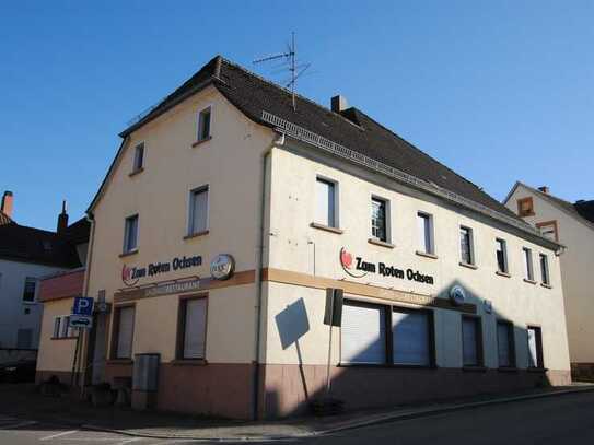 Restaurant "Zum Roten Ochsen" + Wohnung + Saalbau + Kegelbahn