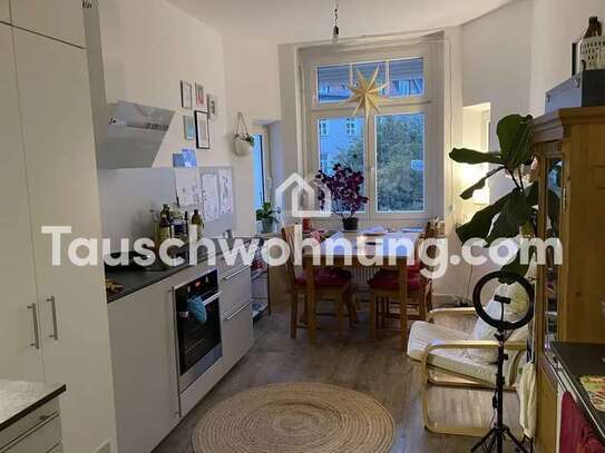 Tauschwohnung: Tausche 2 Zi mit Wohnküche gg. 2-3 Zi mit Balkon od Terrasse