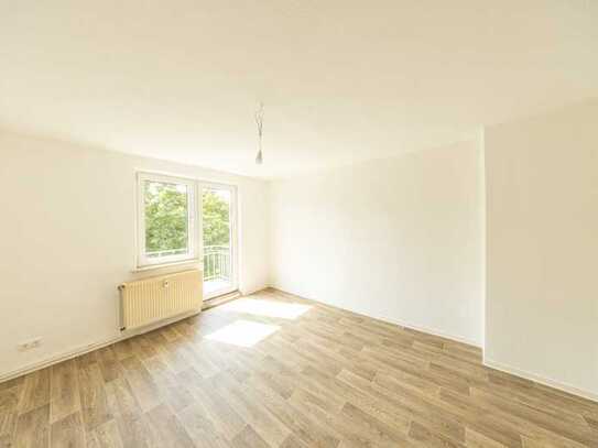Lichtdurchflutete 3-Raum-Wohnung mit Balkon in Löderburg