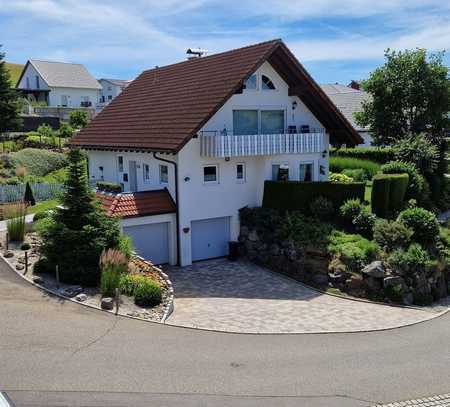 Von Privat Schönes Haus mit Wohlfühlambiente und sehr gepflegten Garten