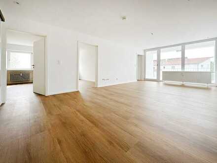 NEU Renovierte 5 Zimmer Wohnung mit Kachelofen und großen Balkon in Parsberg
