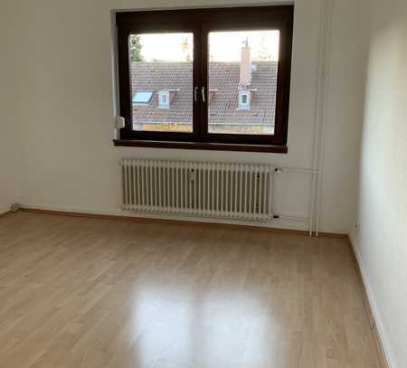 Ruhige 2-Zi-Wohnung mit Balkon in Karlsruhe