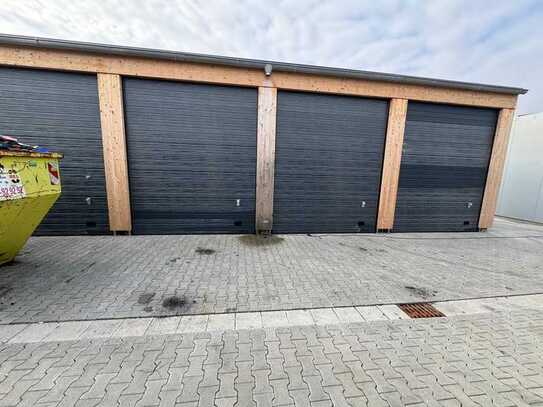 Große Neubau-Wohnmobil Garage