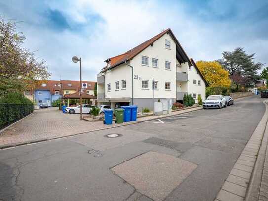 Erdgeschoss-Wohnung mit 3 Zimmer, 2 Stellplätzen in einer sehr guten Lage