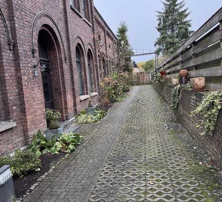 „Alte Weberei – Denkmal“
Haus im Haus - Maisonette-Wohnung mit Garten