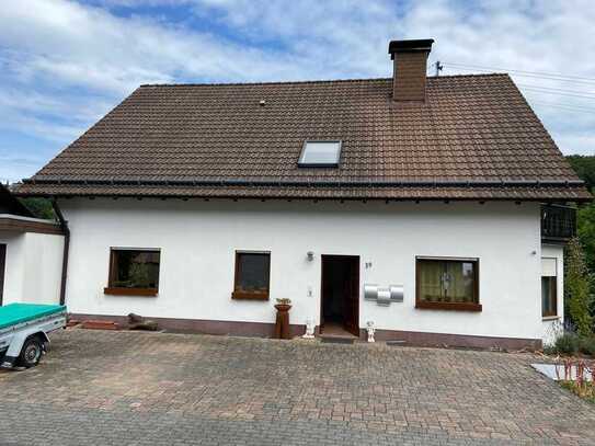 Gepflegte 3-Zimmer-Wohnung mit Balkon und Einbauküche in Daaden