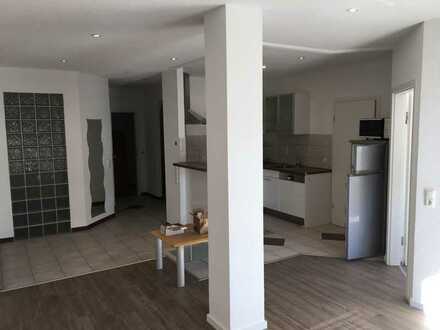 Erstbezug nach Sanierung: freundliche 4,5 -Zimmer-Wohnung mit Einbauküche und Balkon in Westhausen