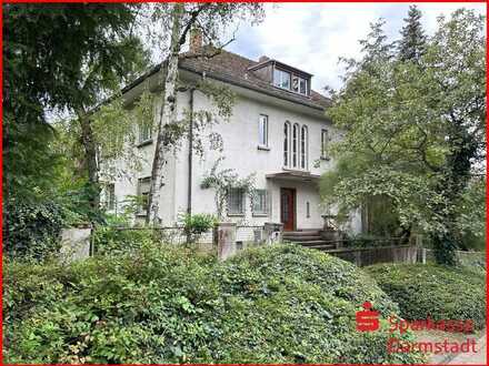 Repräsentative Villa mit weitläufiger Grünanlage in bester Lage im Paulusviertel