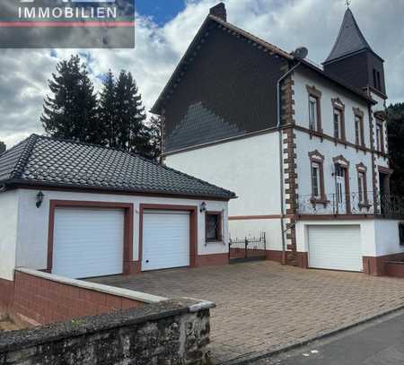 Kleine Villa mit Einliegerwohnung und prachtvollen Grundstück - Mürlenbach