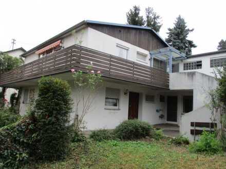 Freistehendes Haus mit Einliegerwohnung - großes Grundstück- sanierungsbedürftig