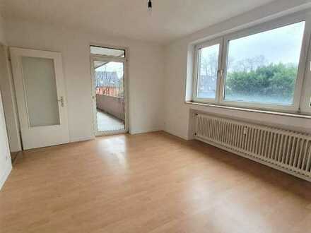 Großzügige 3 Zimmerwohnung mit Balkon ** renoviert und bezugsfertig**