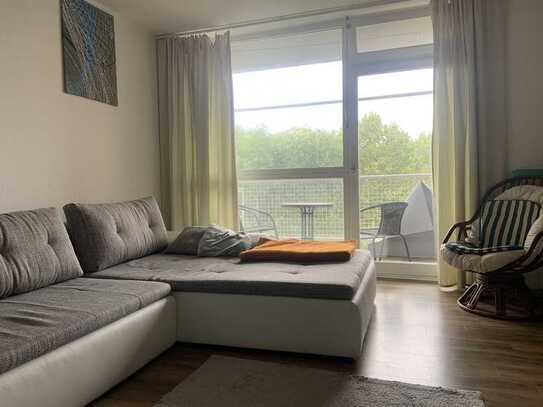 Exklusive 1-Zimmer-Wohnung mit Balkon und Einbauküche direkt am Tiergarten und der Spree