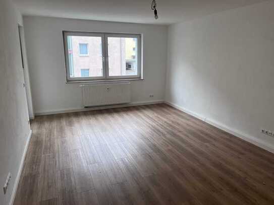 Renovierte 3-Zimmer Wohnung mit EBK und Garage in Weiden-Rehbühl