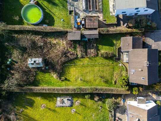 Großes, sonniges Grundstück in zentrumsnaher Lage für großzügiges Ein- bis Zweifamilienhaus!