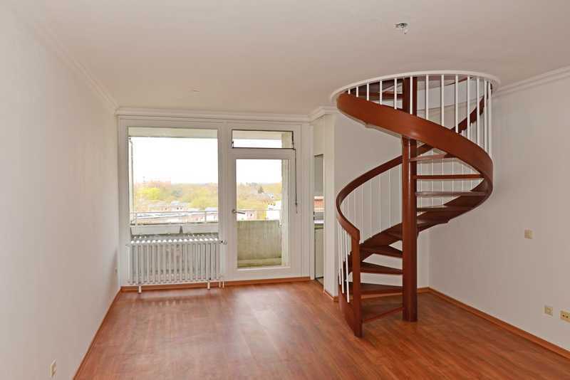 Maisonette mit Weitblick – 3 Balkone, solide vermietet & top angebunden in Hamburg-Niendorf