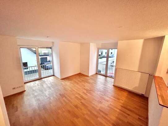 Lichtdurchflutete 2-Raum-Wohnung mit Balkon Hobbyraum und Einbauküche in Augsburg