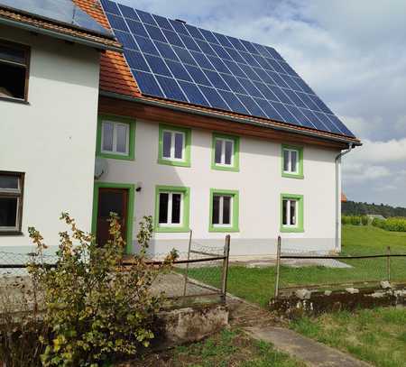 5 Zimmer Wohnung im Bauernhaus mit Gewölbekeller, Garten, 2 Stellplätzen und herrlicher Aussicht!