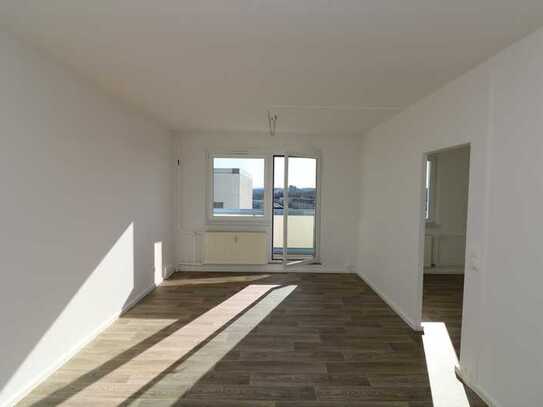 Mit dem Aufzug ins neue Wohnglück...3-RW mit Wanne & XXL Balkon!!!