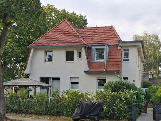 Erstbezug - Ruhige, helle, sonnige 3 Zimmerwohnung mit eigenem Garten im 1.OG