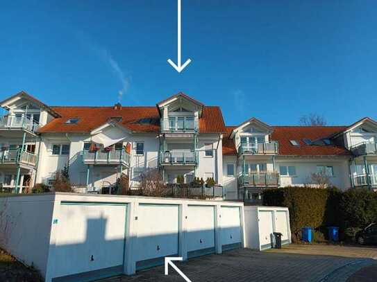 Gemütliche 4-Zi. DG-Wohnung in gepflegten 14 Fam.-Haus mit Garage