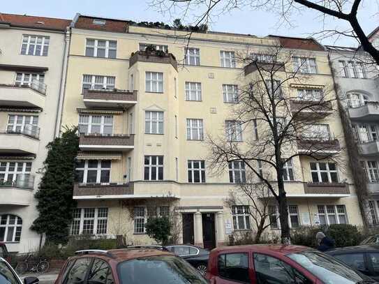 Büro/ Praxis (teilbar ab ca. 80m²) in gepflegtem Altbau im bürgerlichen Charlottenburg