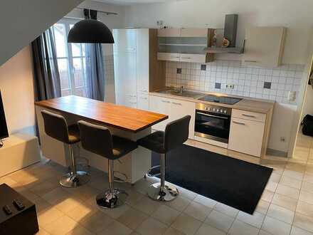 Geschmackvolle DG-Wohnung mit zwei Zimmern sowie Balkon und EBK in Ingolstadt - Mailing