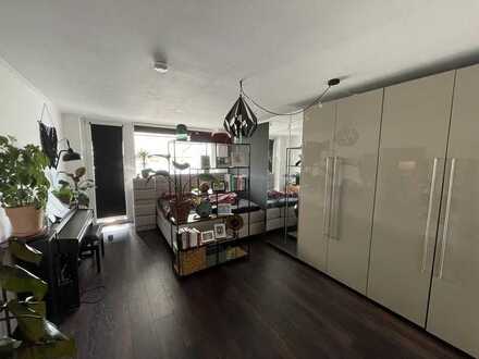 Modernisierte 2-Raum-Wohnung mit Balkon und Einbauküche in Hilden