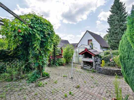 Erbpachtgrundstück mit kleinem Haus und großem Garten!