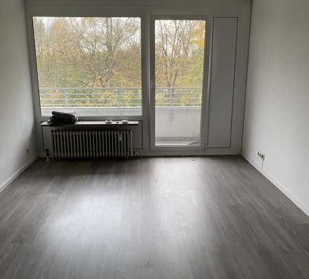 2 Zimmer Wohnung mit Balkon - zentral und doch im Grünen (WE23) E0556E