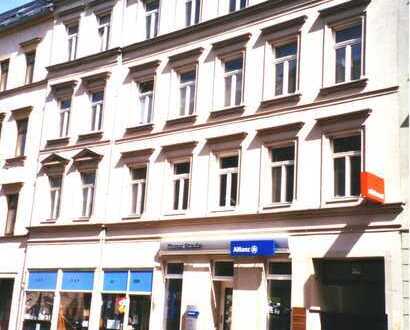 Top Angebot für Investoren. Ein Mehrfamilienhaus mit Gewerbeeinheiten.
