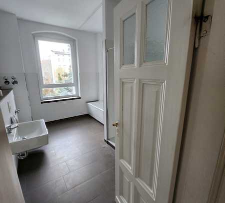 Neu Renoviert! Helle 4 Zimmerwohnung in Spandau