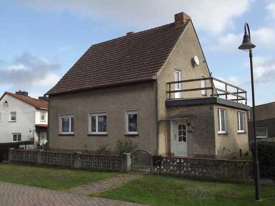 *** Massives geräumiges Wohnhaus mit diversen Nebengebäuden in ruhiger Lage ***