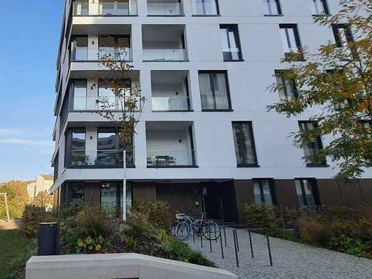 Schöne 4-Zimmer-Wohnung mit Spreeblick und luxuriöser Ausstattung in Charlottenburg