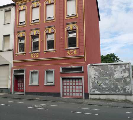 Aufgepasst, Mietwohnung im Stadtteil Rheydt von M´Gladbach! 2 Zi.,K.,D. & Bad mit Balkon auf 66qm.